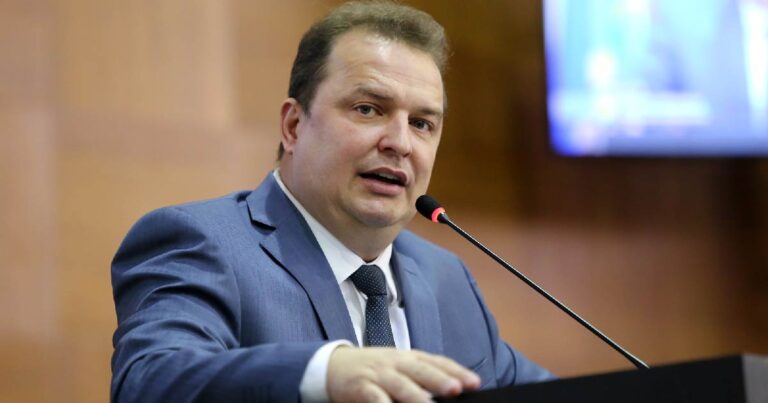 max-russi-confirma-ida-ao-podemos-e-reforca-sigla-como-uma-das-mais-fortes-para-2026