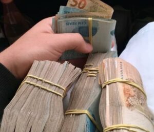 brasil-lidera-pagamentos-acima-do-teto-enquanto-53-mil-servidores-recebem-alem-do-limite-legal