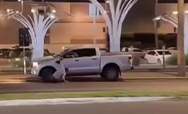 briga-de-transito-quase-termina-em-tragedia-em-canoas-motorista-de-ranger-foge-apos-atropelar-homem