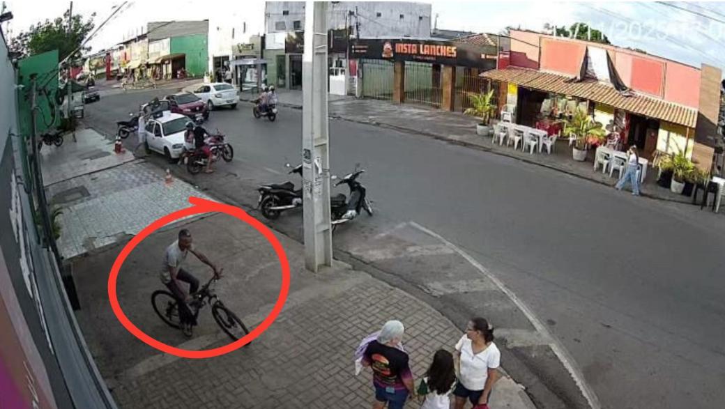 homem-e-flagrado-furtando-bicicleta-no-bairro-pedra-90-em-cuiaba