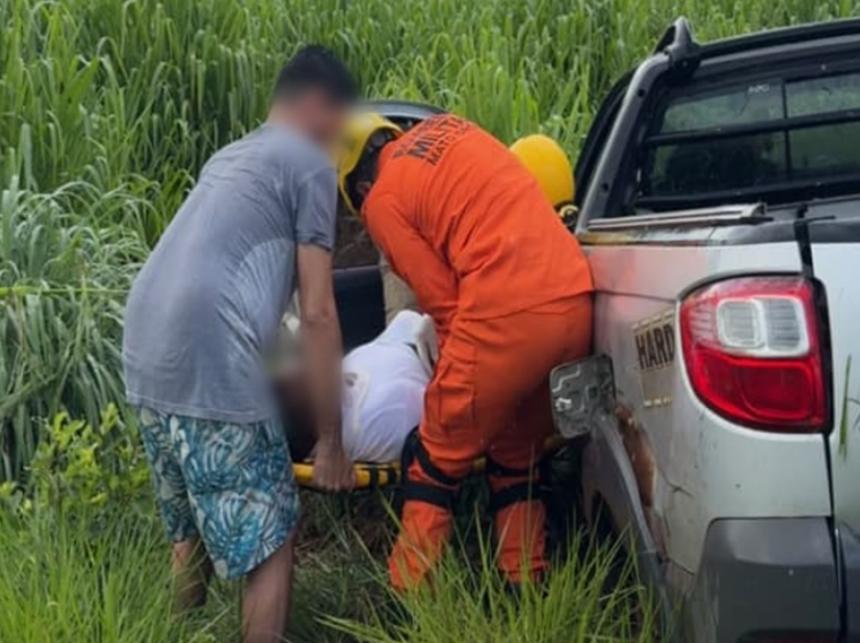 MOTORISTA FICA FERIDO EM CAPOTAMENTO NA BR-163