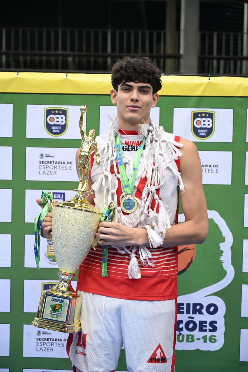 atleta-de-campo-novo-do-parecis-brilha-e-conquista-titulo-nacional-sub-16-no-basquete