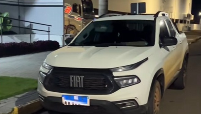 Criminoso armado invade casa, rende três pessoas e foge com cheques e carro em Sinop