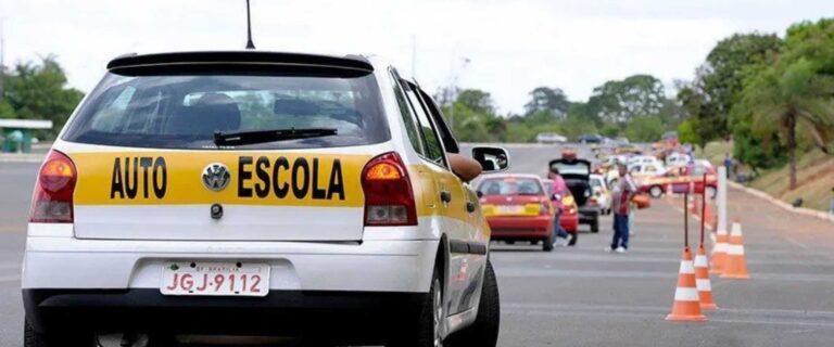 autoescola-rua-carros-cones