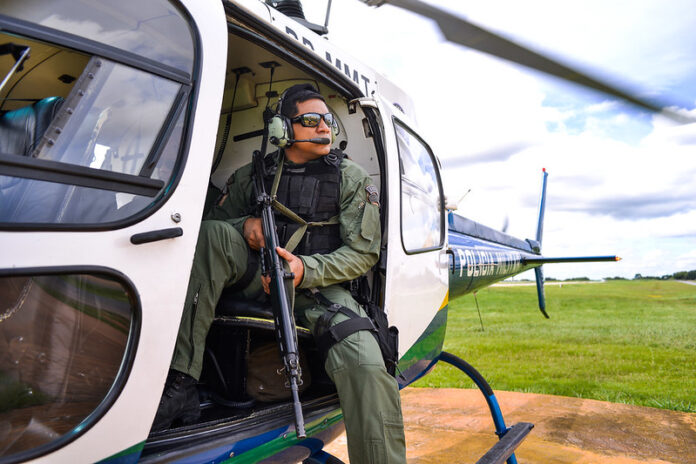 16309421003_8096283235_c-696x464